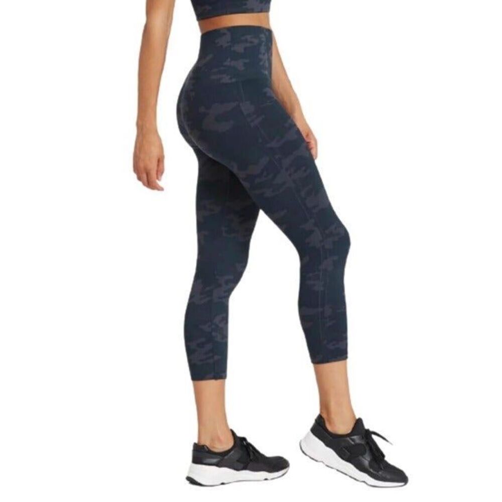 SPANX Look At Me Now Seamless Leggings Camo Size Small